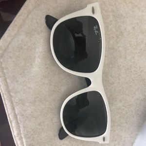 Men White Ray Ban Sunglasses
